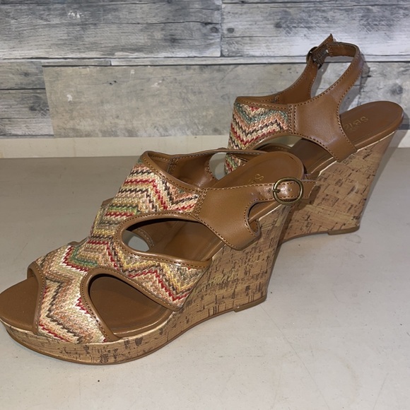 Multi color 5’ wedge heel, SBicca (of California) - Picture 10 of 11